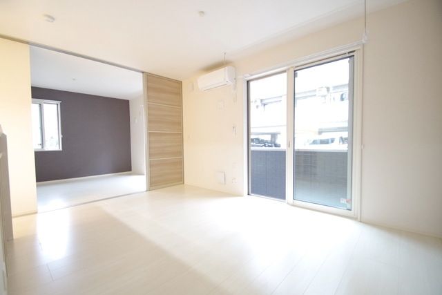 居室・リビング　★広くて明るいリビングです★