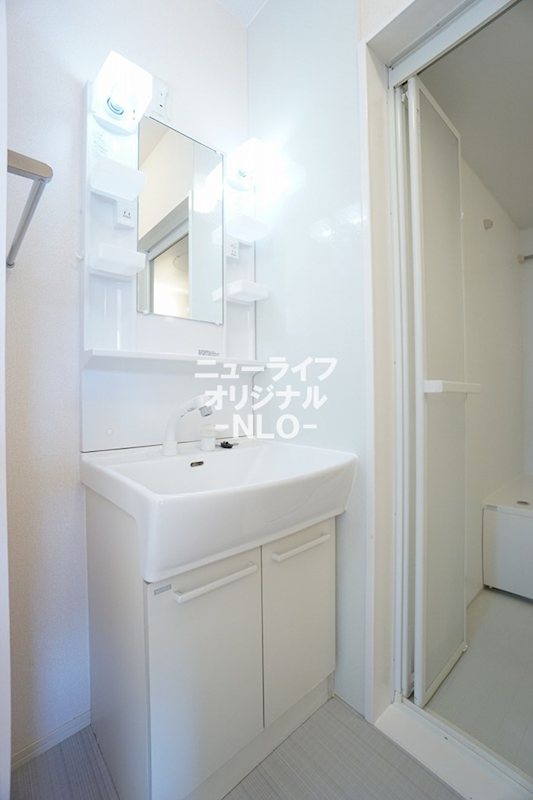 洗面設備　※同タイプ別室参照、現況を優先致します。