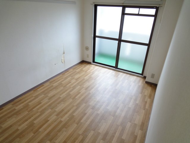 居室・リビング　別号室の写真です。