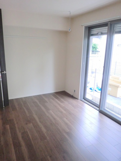 居室・リビング　★明るいフローリングの角部屋です★