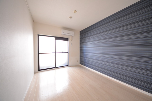 居室・リビング　★アクセントクロスがポイントですねっ★別号室参考写真