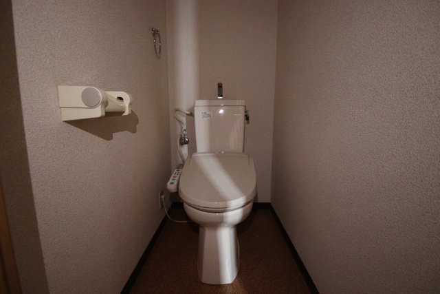 トイレ　※別室の参考写真の為、現況優先です