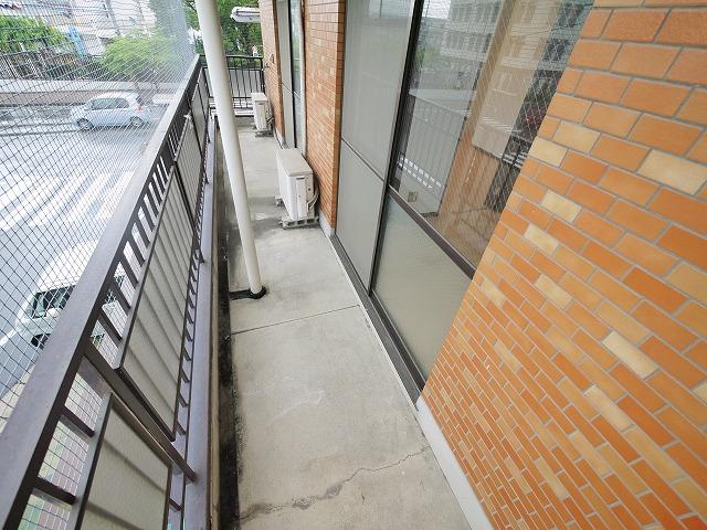 バルコニー　開放的で明るい空間を演出してくれるバルコニーです