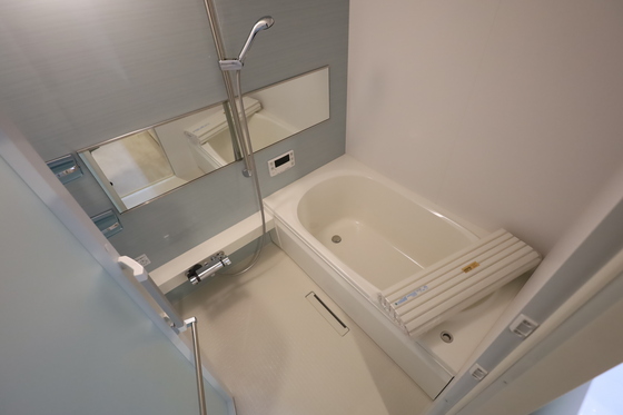 バス・シャワールーム　※別部屋の写真です