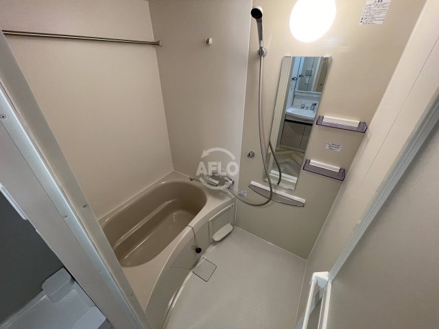 バス・シャワールーム　Louis Residence 弁天町　浴室