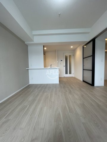 居室・リビング　Louis Residence 弁天町　リビング