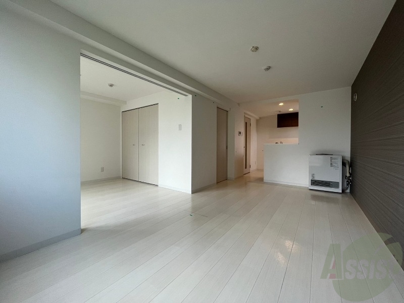 居室・リビング　広くてきれいなリビングです！快適に過ごせそうですね。