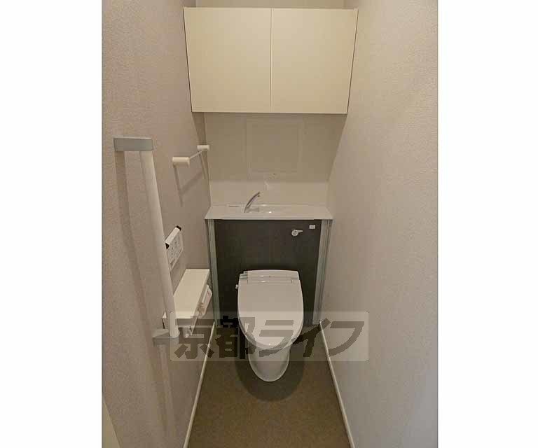 トイレ　オシャレなウォシュレットトイレになります。