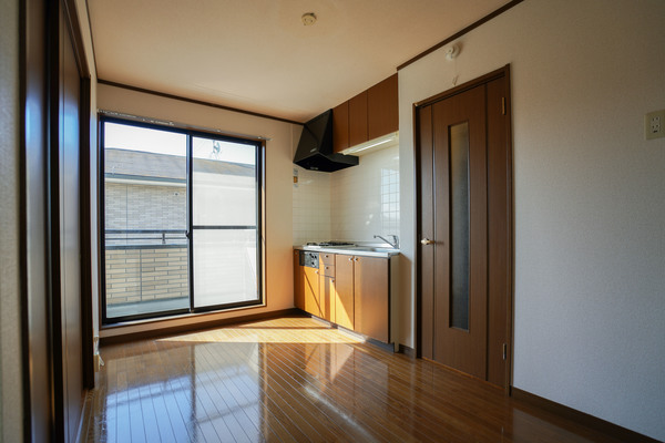 居室・リビング　同じ建物の別のお部屋