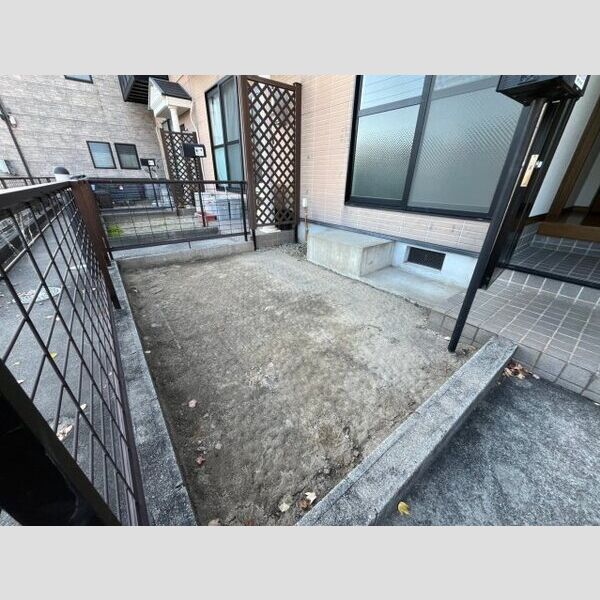 庭　室内写真は別部屋の写真です。