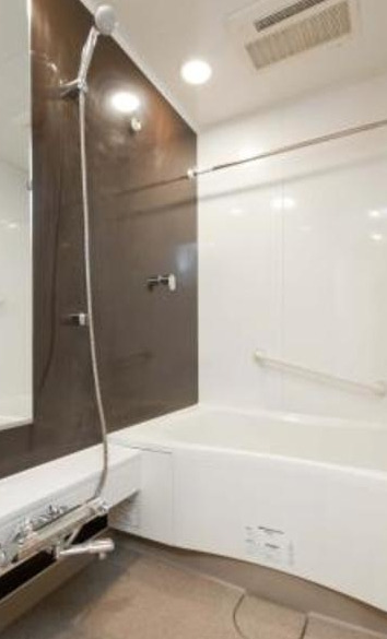 バス・シャワールーム　※別部屋の参考写真です。