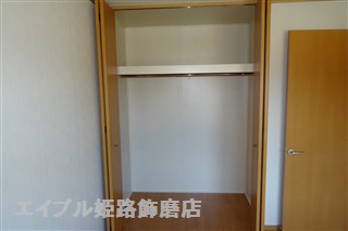 収納　写真は反転のお部屋です