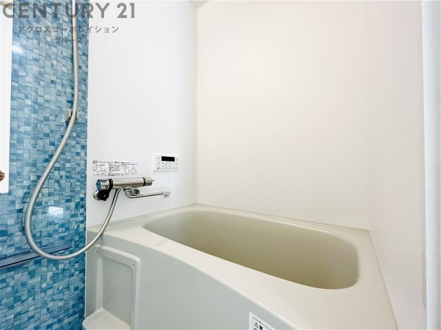 バス・シャワールーム　便利な追い焚き機能、浴室乾燥機付き☆