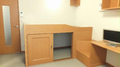 その他　ベッド下にも、収納スペースがございます。