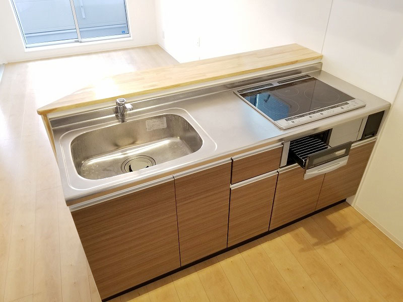 キッチン　3口コンロ付IHクッキングヒーター！人気のカウンターキッチン