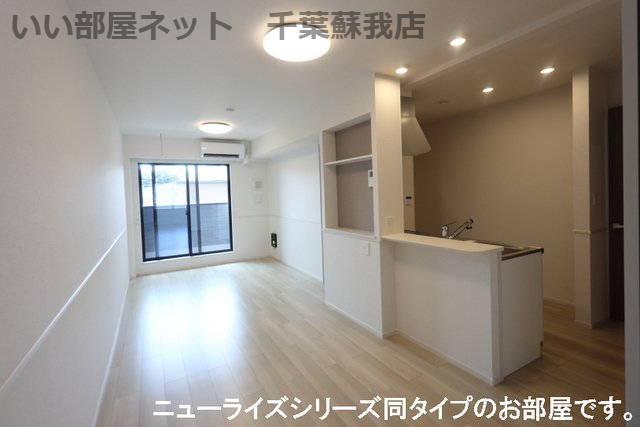 居室・リビング　こちらの居間で趣味の時間をお楽しみください