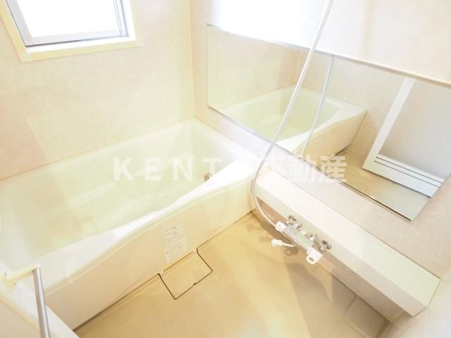 バス・シャワールーム　落ち着いた空間のお風呂です