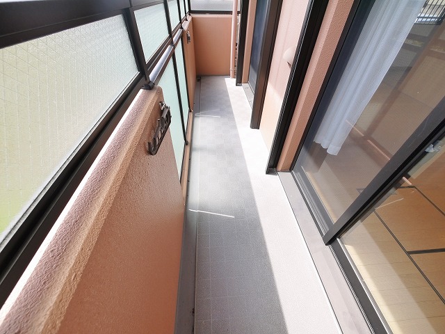 バルコニー　お洗濯にも便利なバルコニー付き