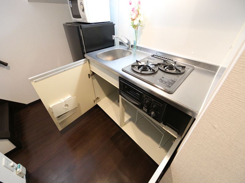 キッチン　システムキッチン２口コンロ・グリル付き　モデルルーム