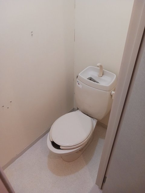 トイレ　クリーニング中