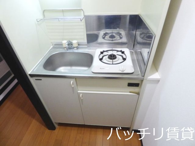 キッチン　※同型タイプ写真の為、現状優先。