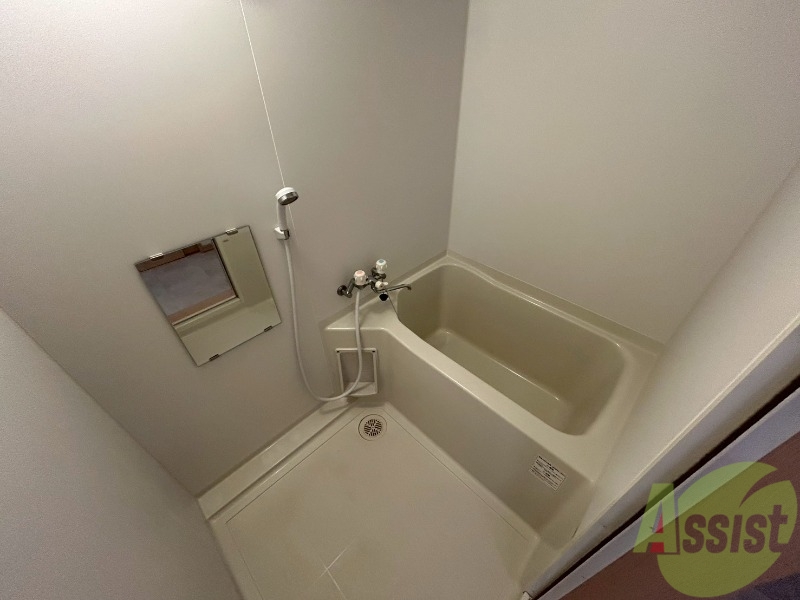 バス・シャワールーム　ユニットバスです。疲れを癒すのに欠かせませんね！