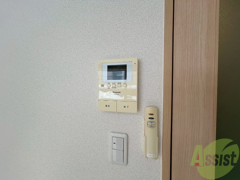 セキュリティ　ＴＶモニター付インターホンです。来客者の顔が見えるので安心！