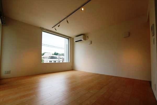 居室・リビング　※別部屋の参考写真です。