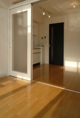 居室・リビング　写真は同タイプ住居です。