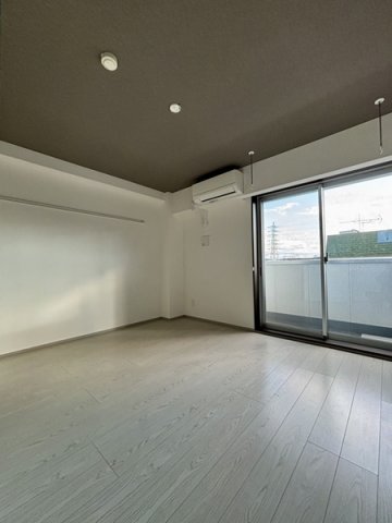 居室・リビング　開放感のあるゆったりとしたお部屋です♪