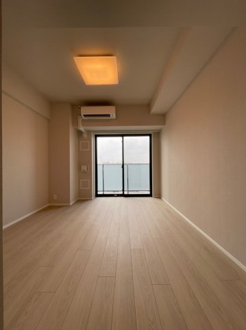 その他部屋・スペース　広くて明るい寝室