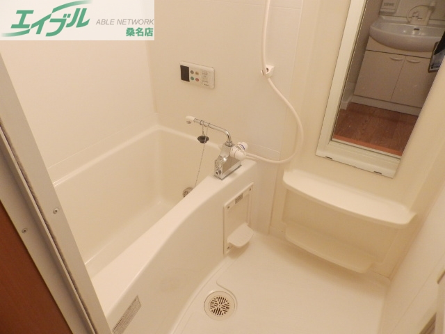 バス・シャワールーム　同一物件の別部屋の写真です。