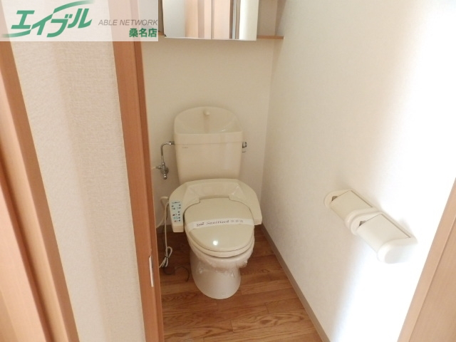 トイレ　同一物件の別部屋の写真です。