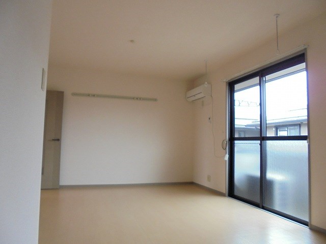 居室・リビング　写真は202号室です(参考)