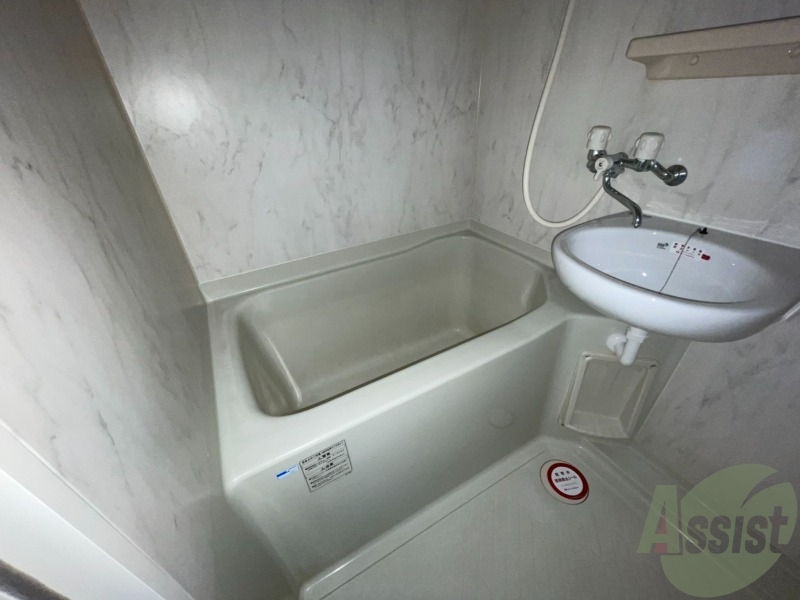 バス・シャワールーム　１人暮らしにはピッタリのサイズ感ですね！