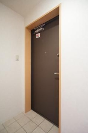 玄関　※別部屋参考写真