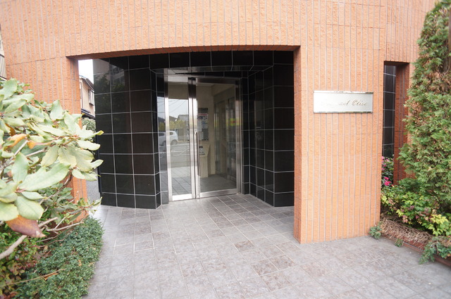 エントランス　エントランスを抜けると我が家です♪