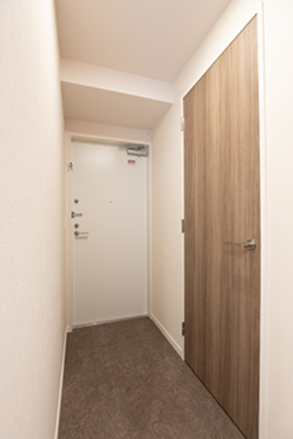 玄関　※写真は同タイプ住戸です。