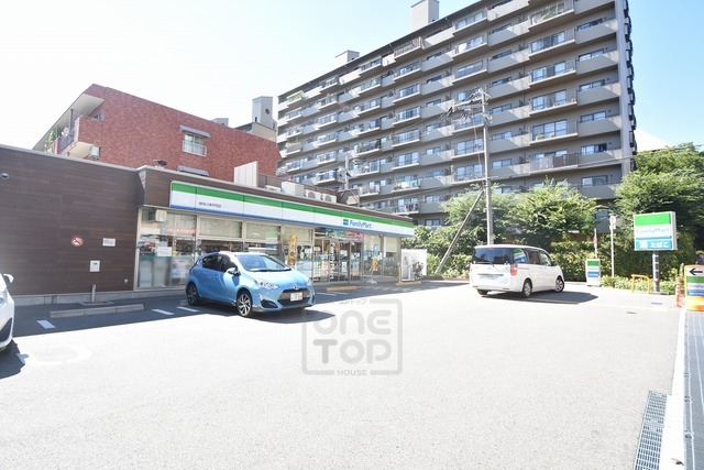 コンビニ　ファミリーマート　吹田江坂五丁目（コンビニ）まで482m