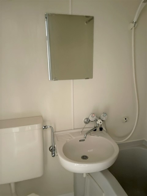 洗面設備　洗面ボウルと鏡もございます☆