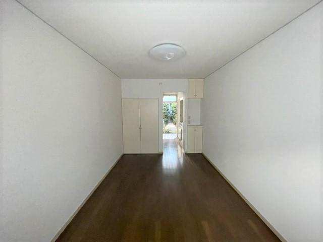 その他部屋・スペース　室内は落ち着いたぬくもりのあるフローリングです☆