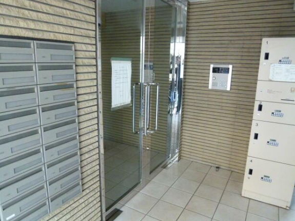 エントランス　宅配BOXあり☆