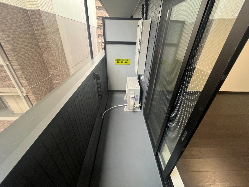 バルコニー　同仕様施工物件、ルームカラーがホワイトになります。