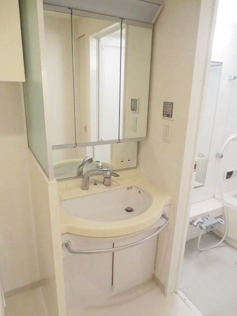 洗面設備　お部屋探しは株式会社　タウンハウジング　までお気軽にお問合…