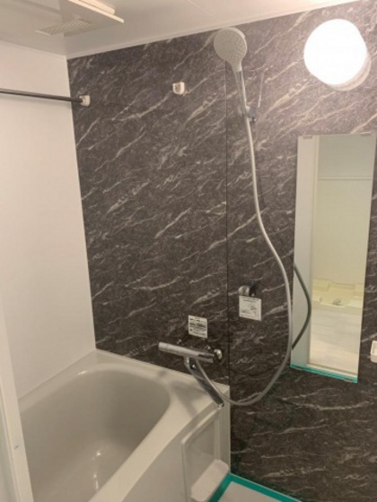 バス・シャワールーム　※別部屋の写真です