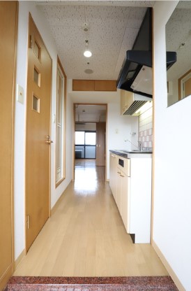 玄関　写真は別号室です。現況優先になります。