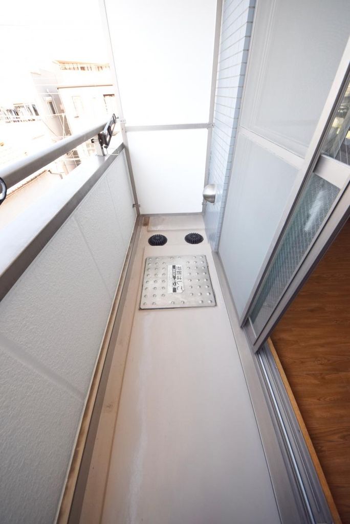 バルコニー　シューズボックス付