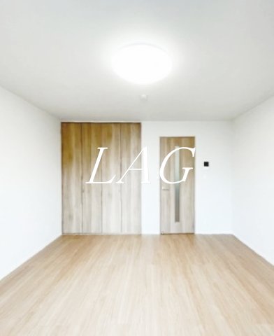 居室・リビング　洋室のお部屋です。（同仕様です。）