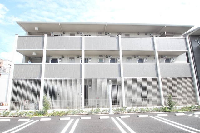 建物外観　近隣駐車場