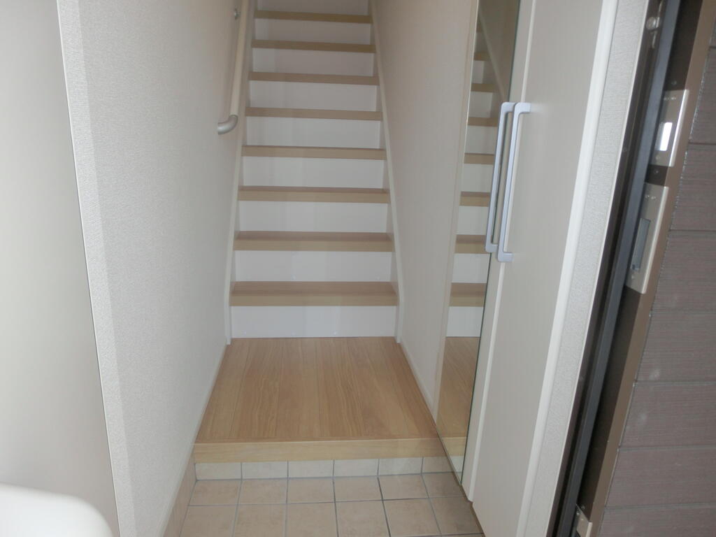 玄関　玄関内部